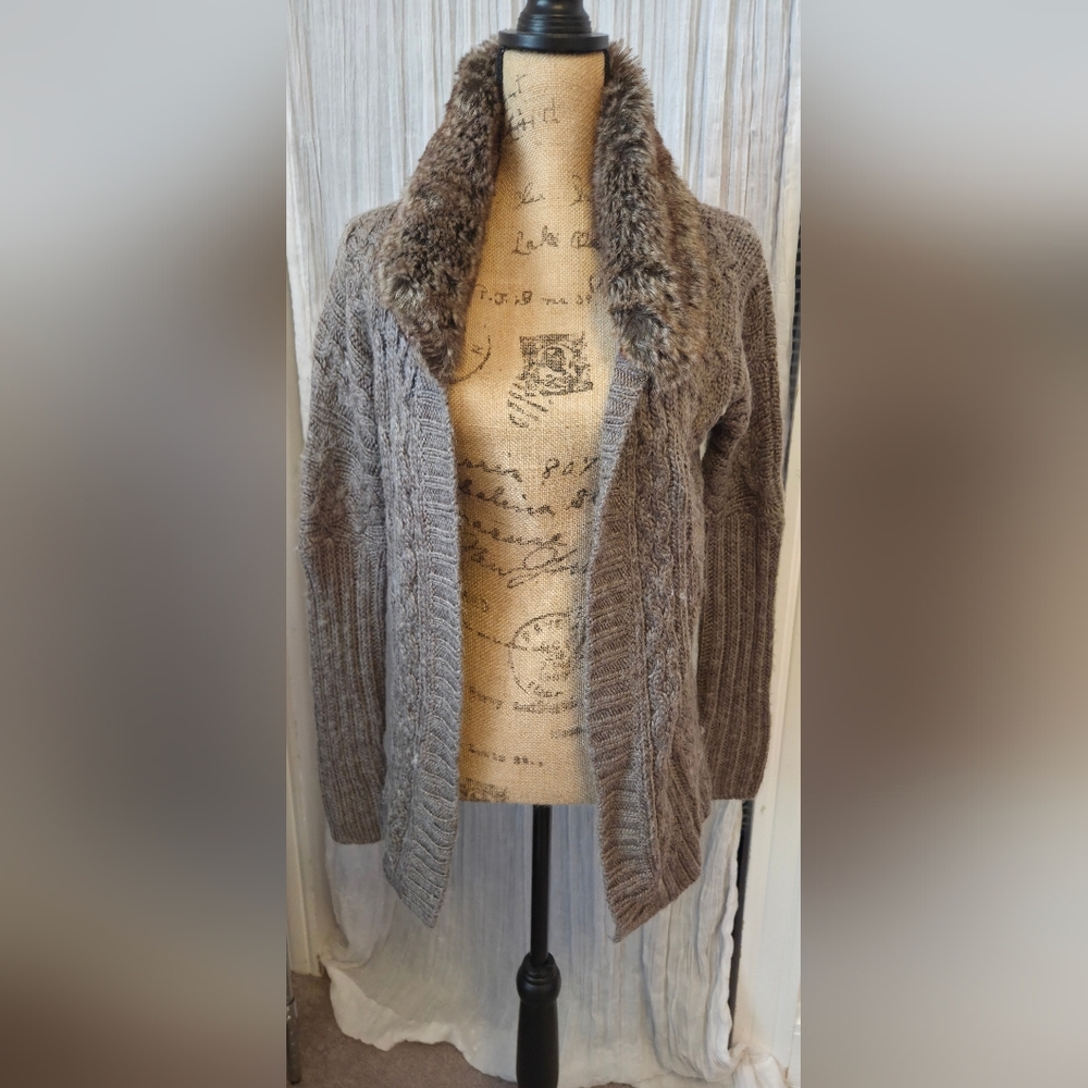 Cozy Brown Cable Knit Sweater with Faux Fur Collar